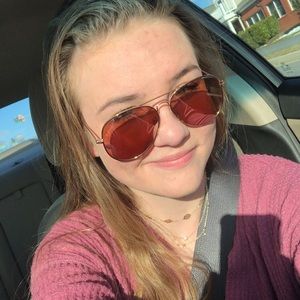 Meet your Posher, Kaitlyn